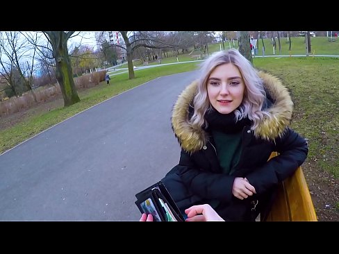 ❤️ Gleypir heitt ásamt ókunnugra fyrir peninga - blástur í garðinum eftir Evu Elfie Kynlífsmyndband hjá okkur ️❤